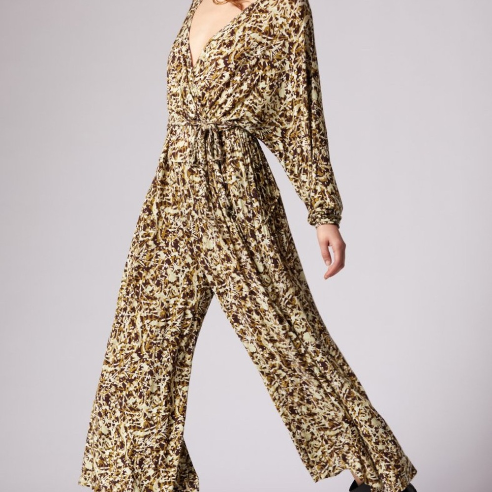 Soft Joie Brown Tan Jumpsuit with Wide-Leg Silhouette